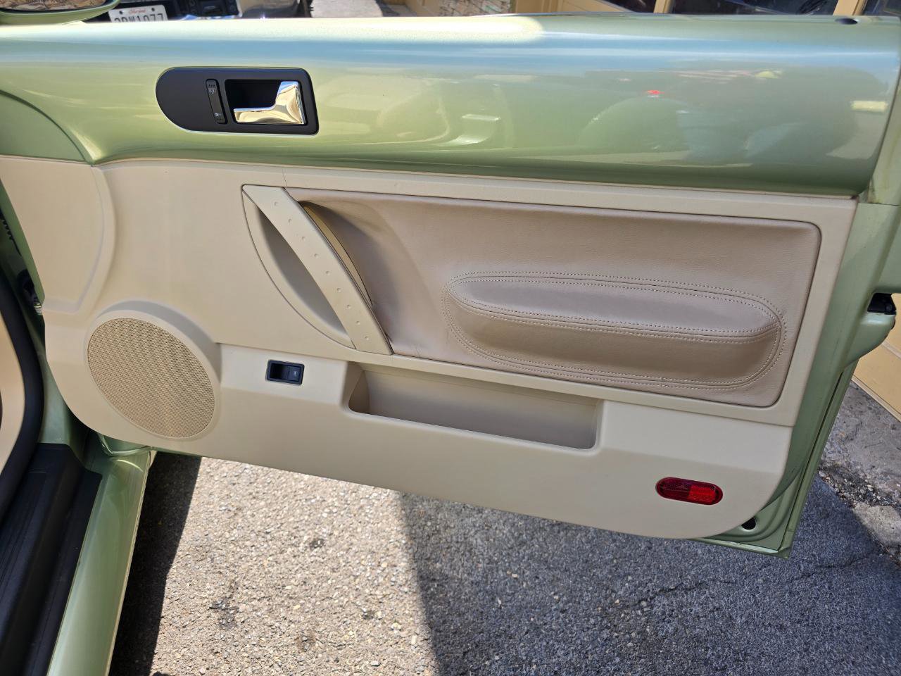 Used 2008 Volkswagen Beetle SE image 15