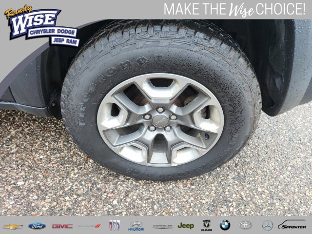 Used 2019 Jeep Cherokee Trailhawk w/ Comfort & Convenience Group AWD/4WD image 9