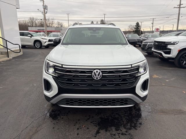 New 2026 Volkswagen Atlas Peak Edition image 8