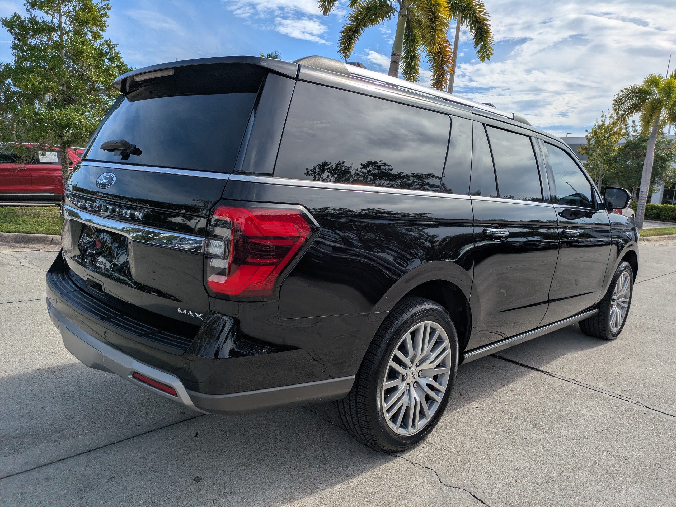 Certified 2022 Ford Expedition Max Limited AWD/4WD image 4