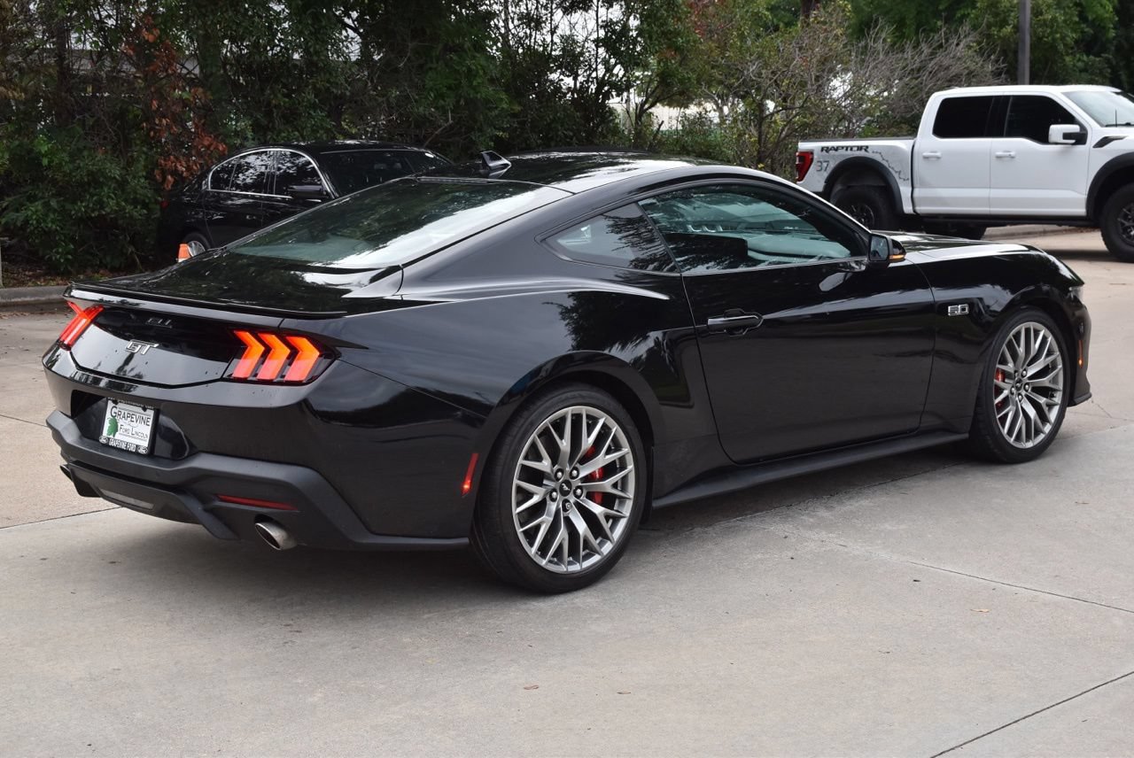 Used 2025 Ford Mustang GT Premium RWD image 7