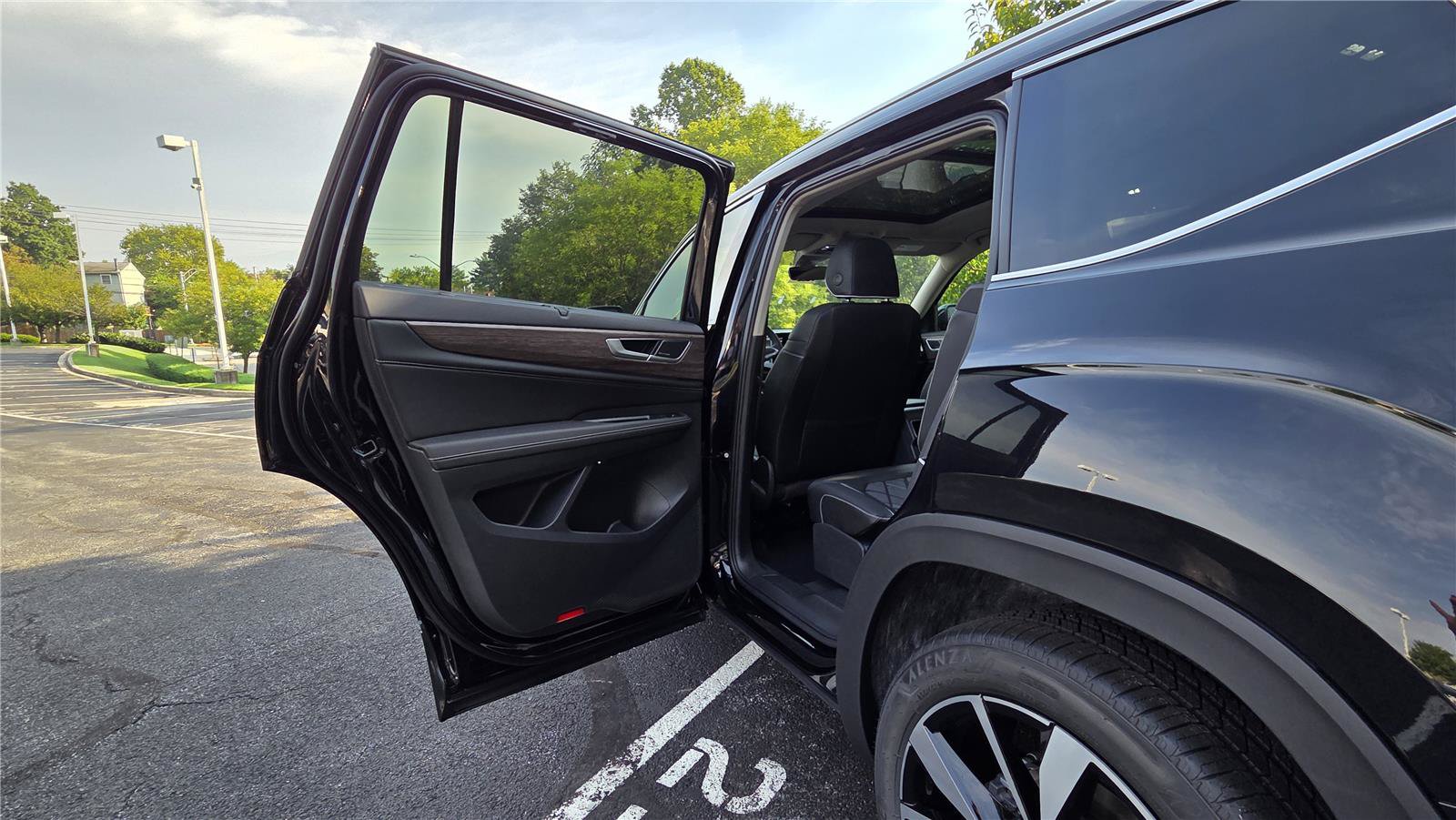 New 2026 Volkswagen Atlas SEL Premium R-Line AWD/4WD image 24