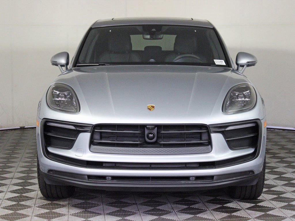 Certified 2025 Porsche Macan image 10