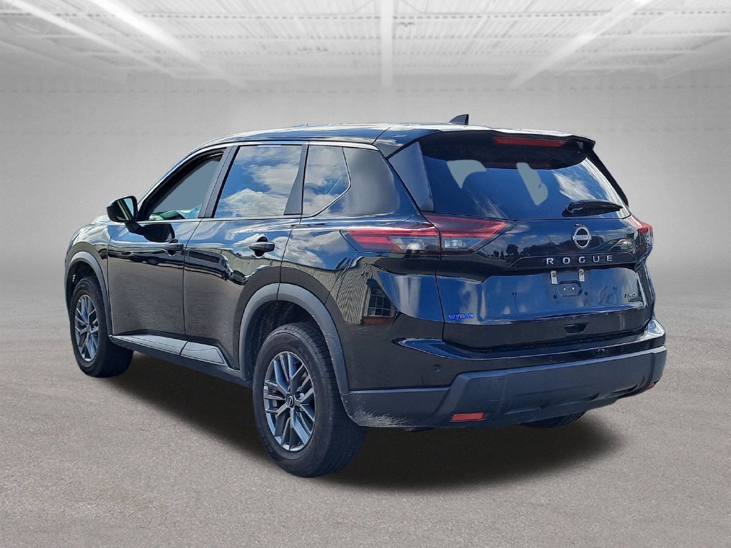 Used 2024 Nissan Rogue S AWD/4WD image 4