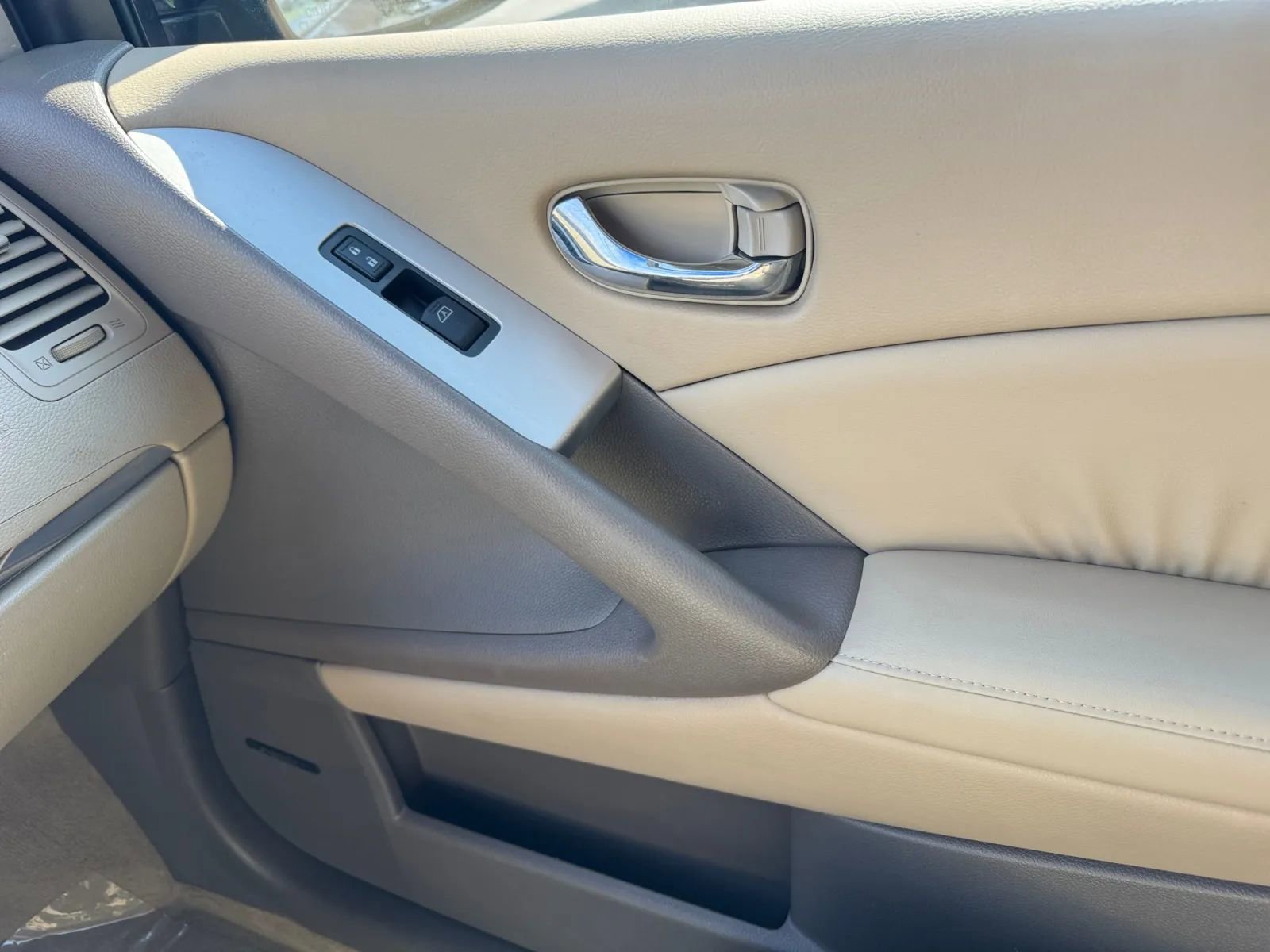 Used 2010 Nissan Murano SL w/ Leather Pkg image 20