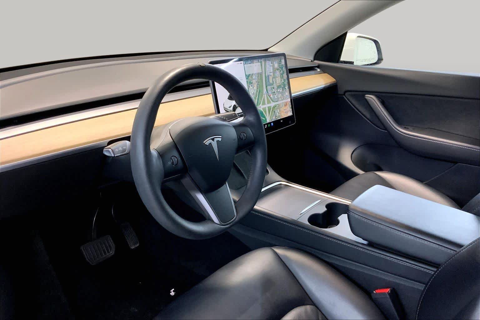 Used 2022 Tesla Model Y Long Range AWD/4WD image 17