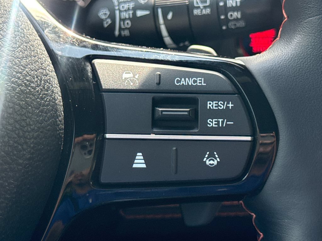 Used 2025 Honda Pilot TrailSport image 29