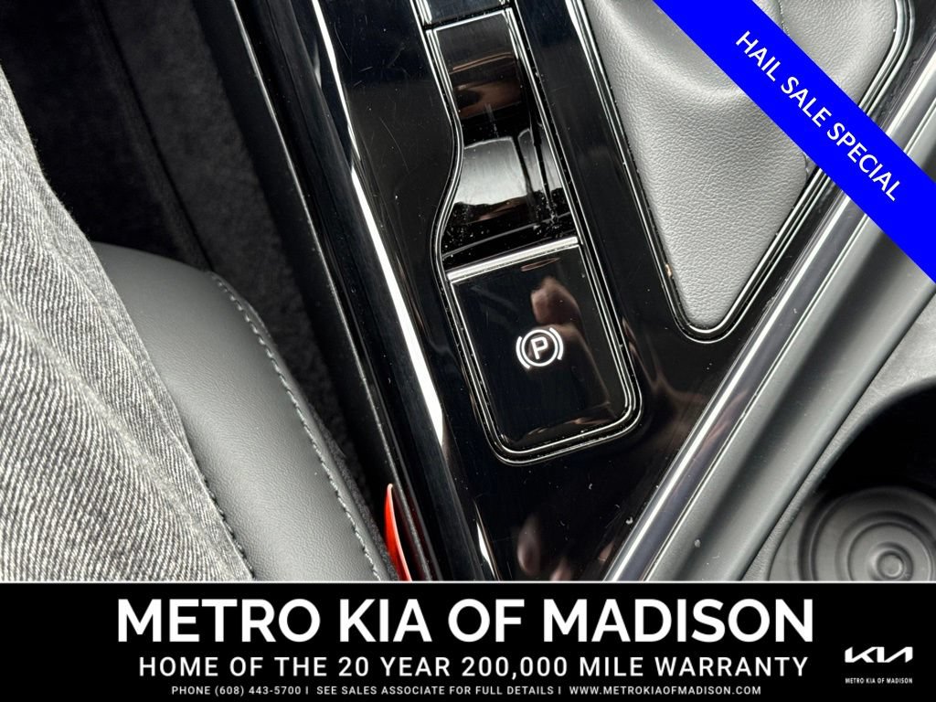 Used 2025 Kia Niro EX FWD image 27