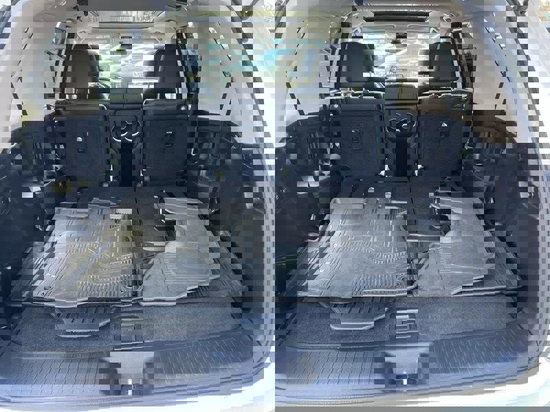 Used 2024 Honda Pilot Touring image 11