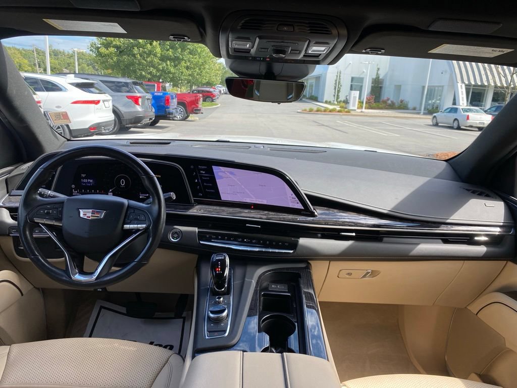 Used 2021 Cadillac Escalade Premium Luxury AWD/4WD image 19