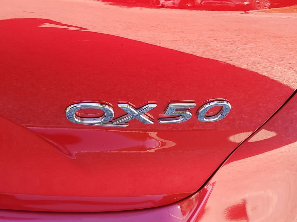 Used 2023 INFINITI QX50 Sensory image 7