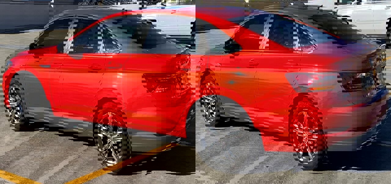 Used 2019 Volkswagen Jetta R-Line w/ R-Line Cold Weather Package FWD image 3