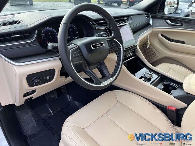 New 2025 Jeep Grand Cherokee Limited w/ Trailer Tow Package image 12