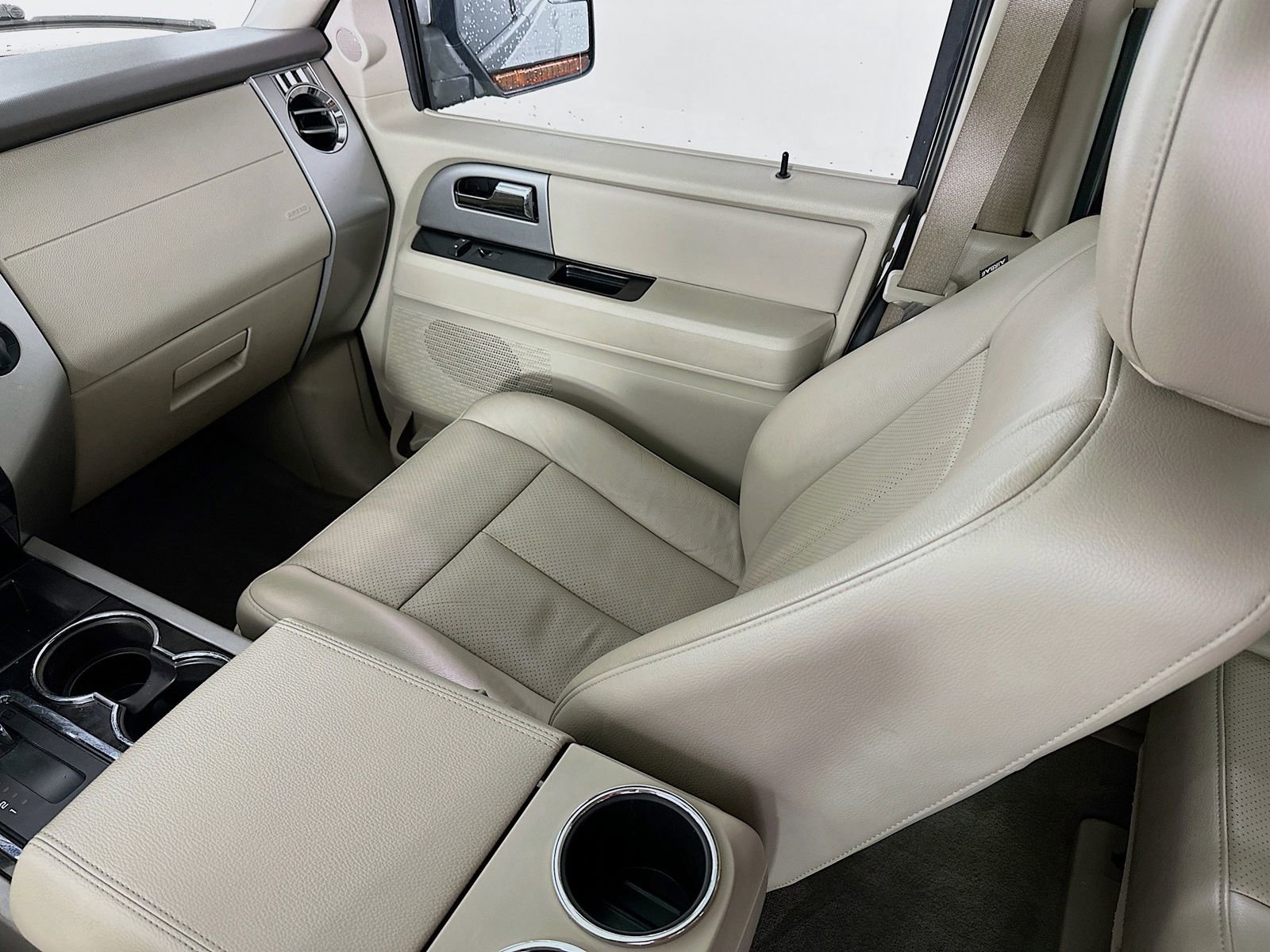 Used 2014 Ford Expedition Limited image 24