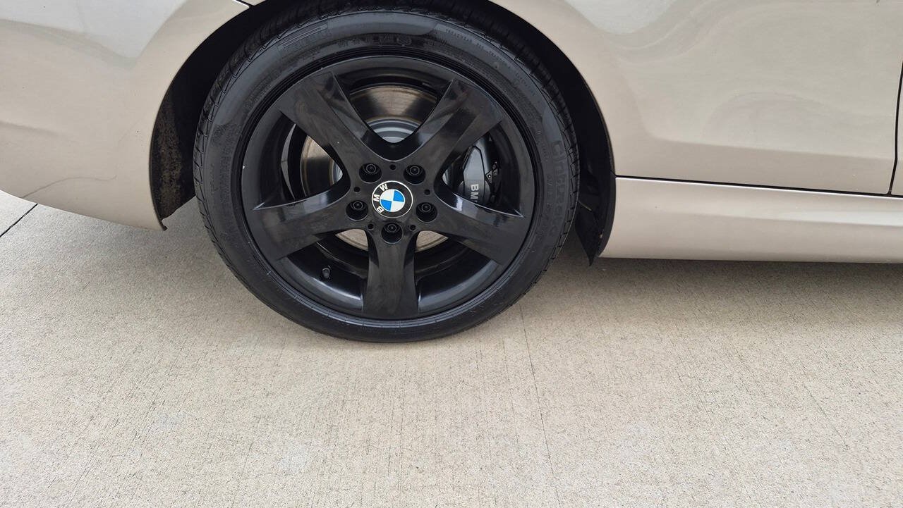 Used 2010 BMW 135i Convertible RWD image 23