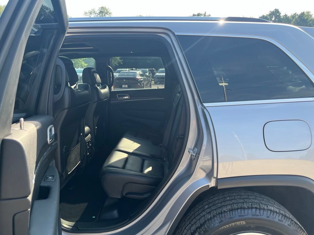Used 2021 Jeep Grand Cherokee Limited AWD/4WD image 28