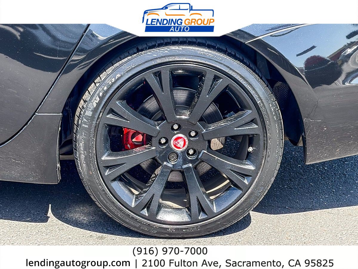 Used 2017 Jaguar XJ L Portfolio RWD image 10