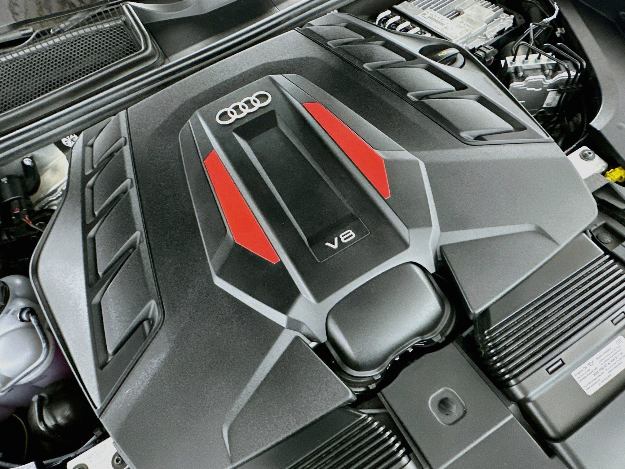 Used 2025 Audi SQ8 Prestige AWD/4WD image 32