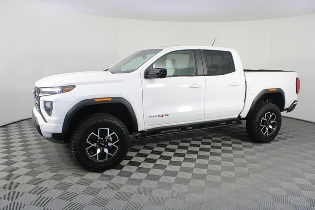 New 2026 GMC Canyon AT4X image 2