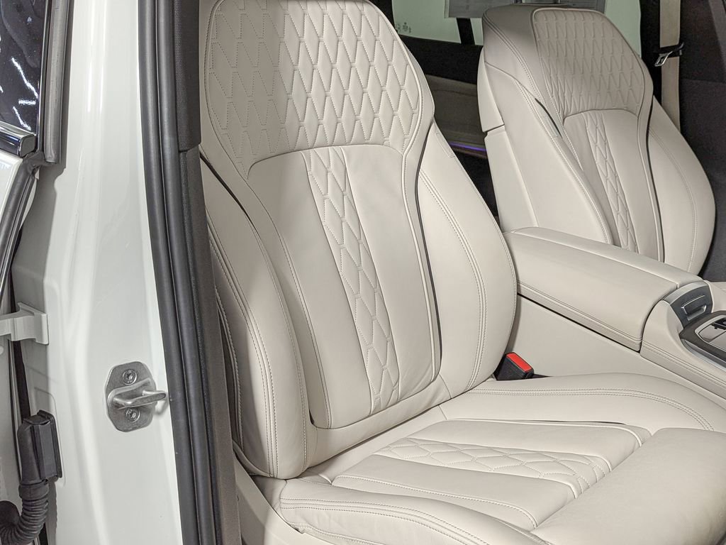 Certified 2024 BMW X5 xDrive40i w/ M Sport Package image 31