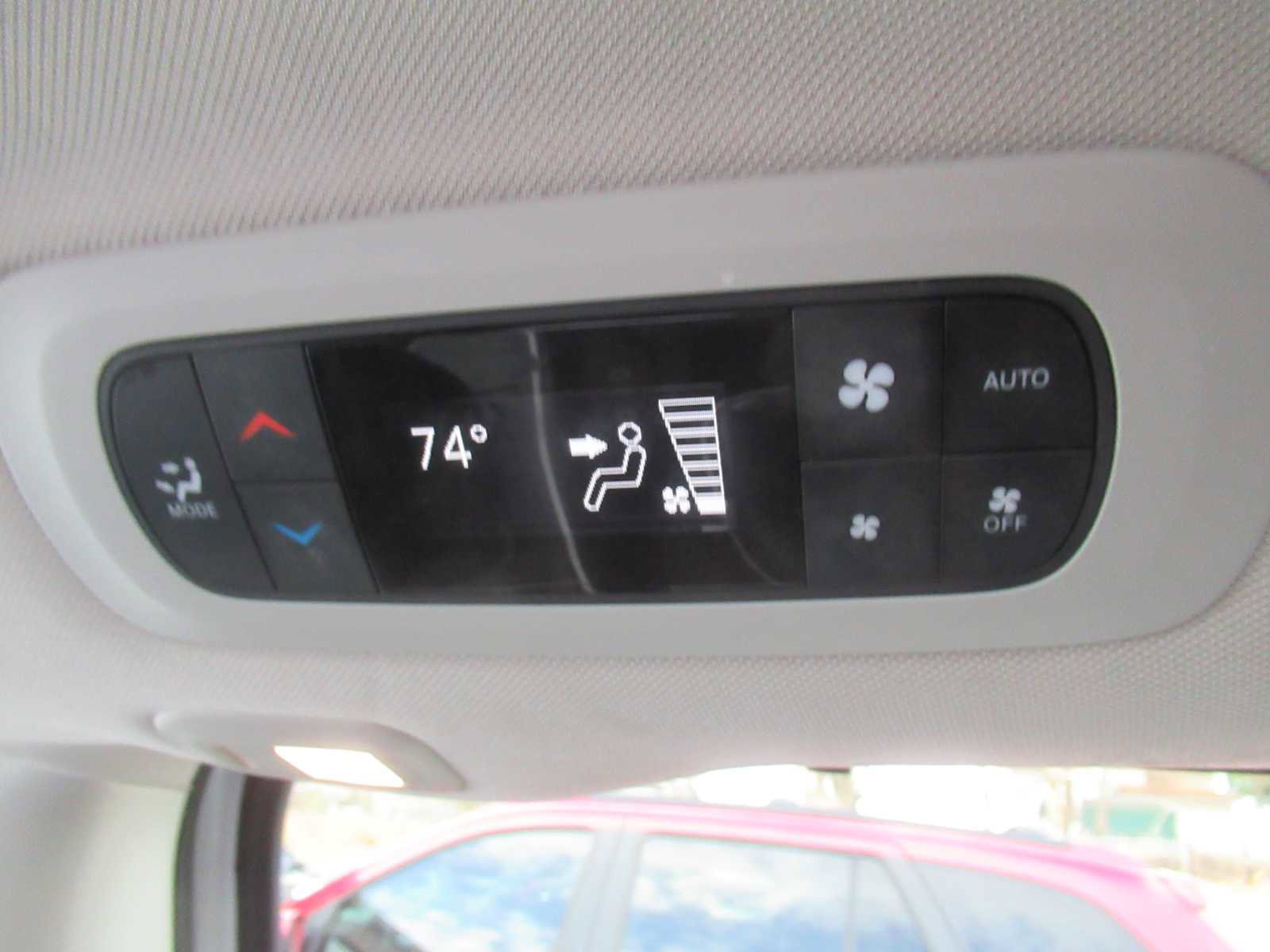 Used 2023 Chrysler Pacifica Limited image 44