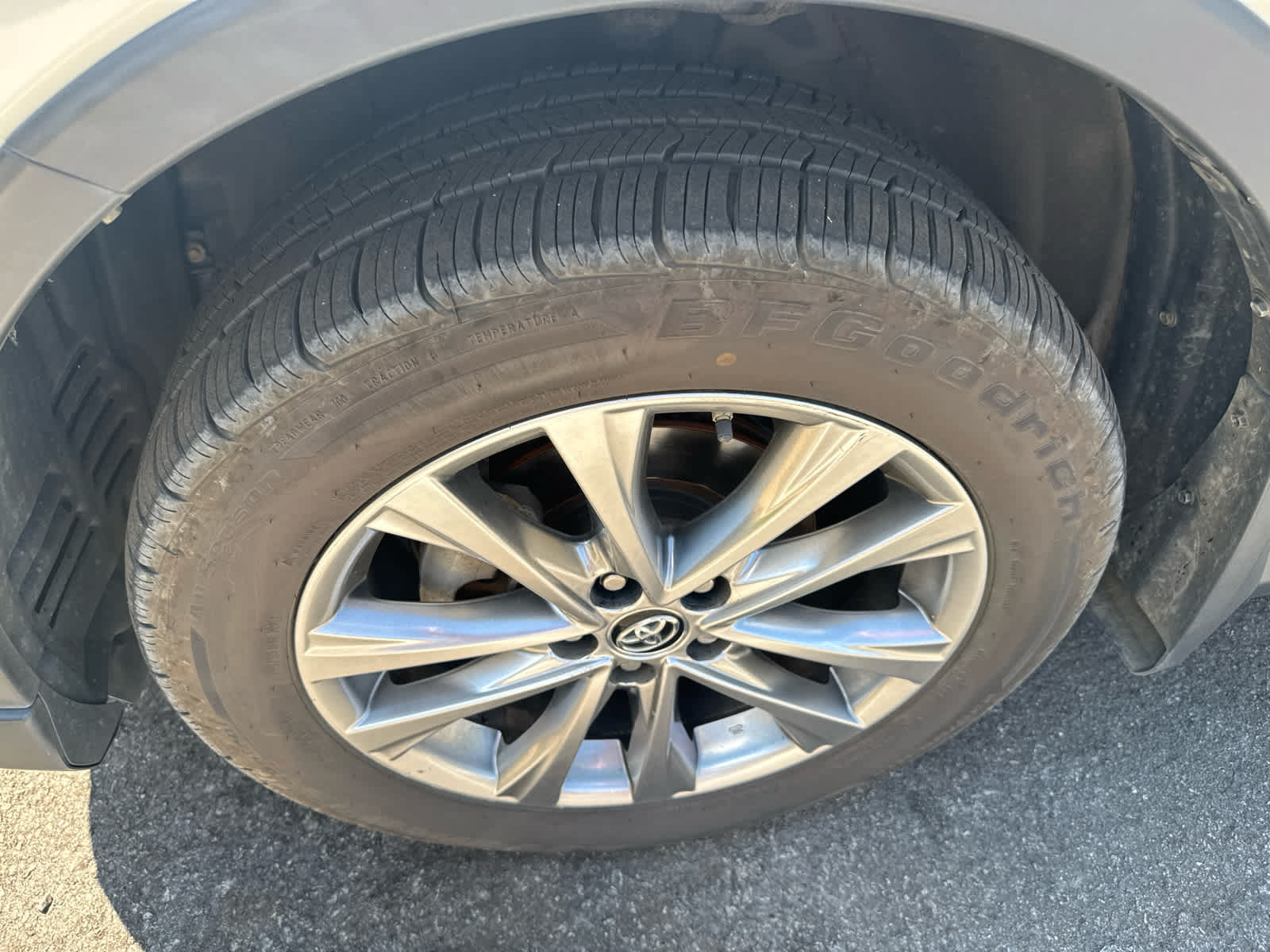 Used 2017 Toyota RAV4 Limited FWD image 6