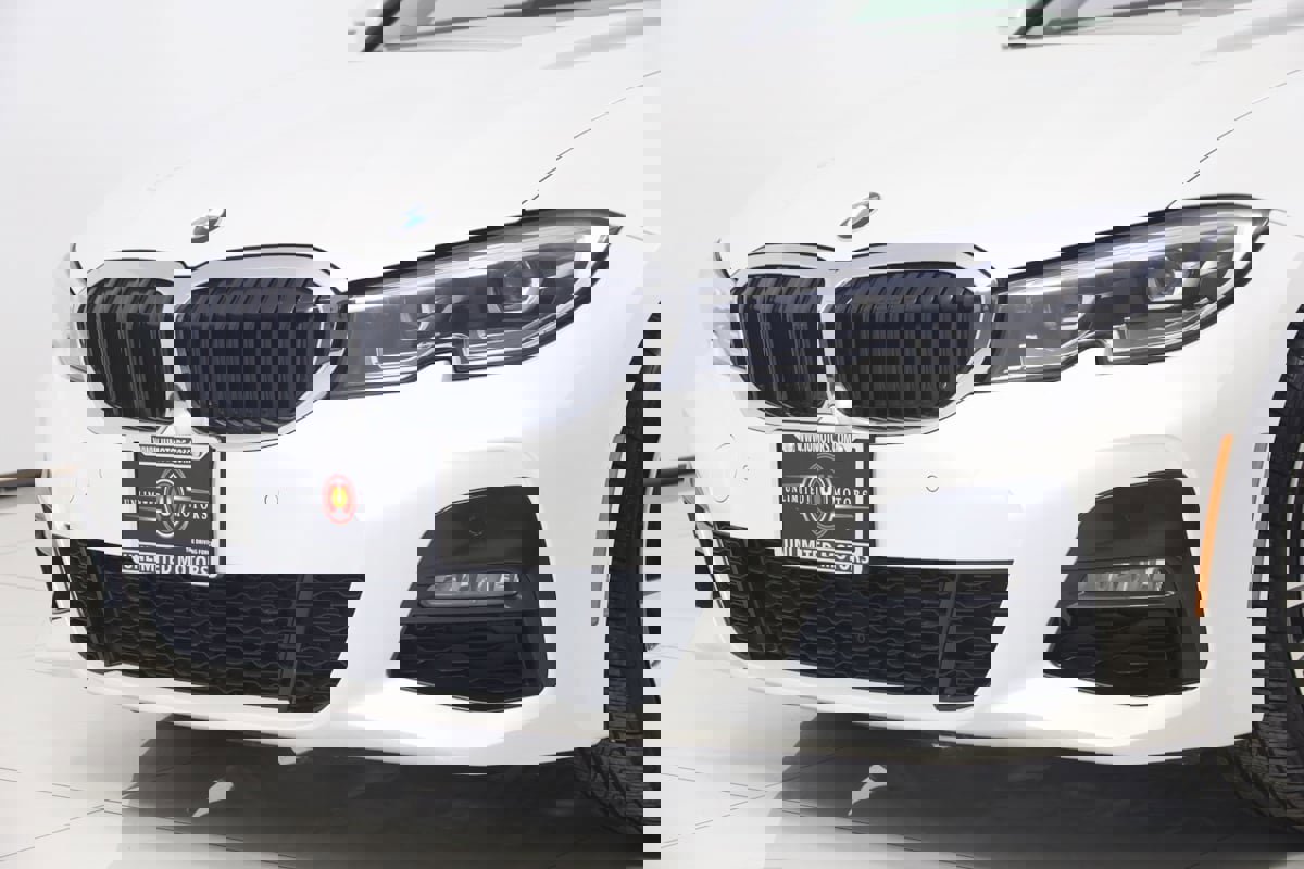 Used 2022 BMW 330i xDrive Sedan w/ M Sport Package image 56