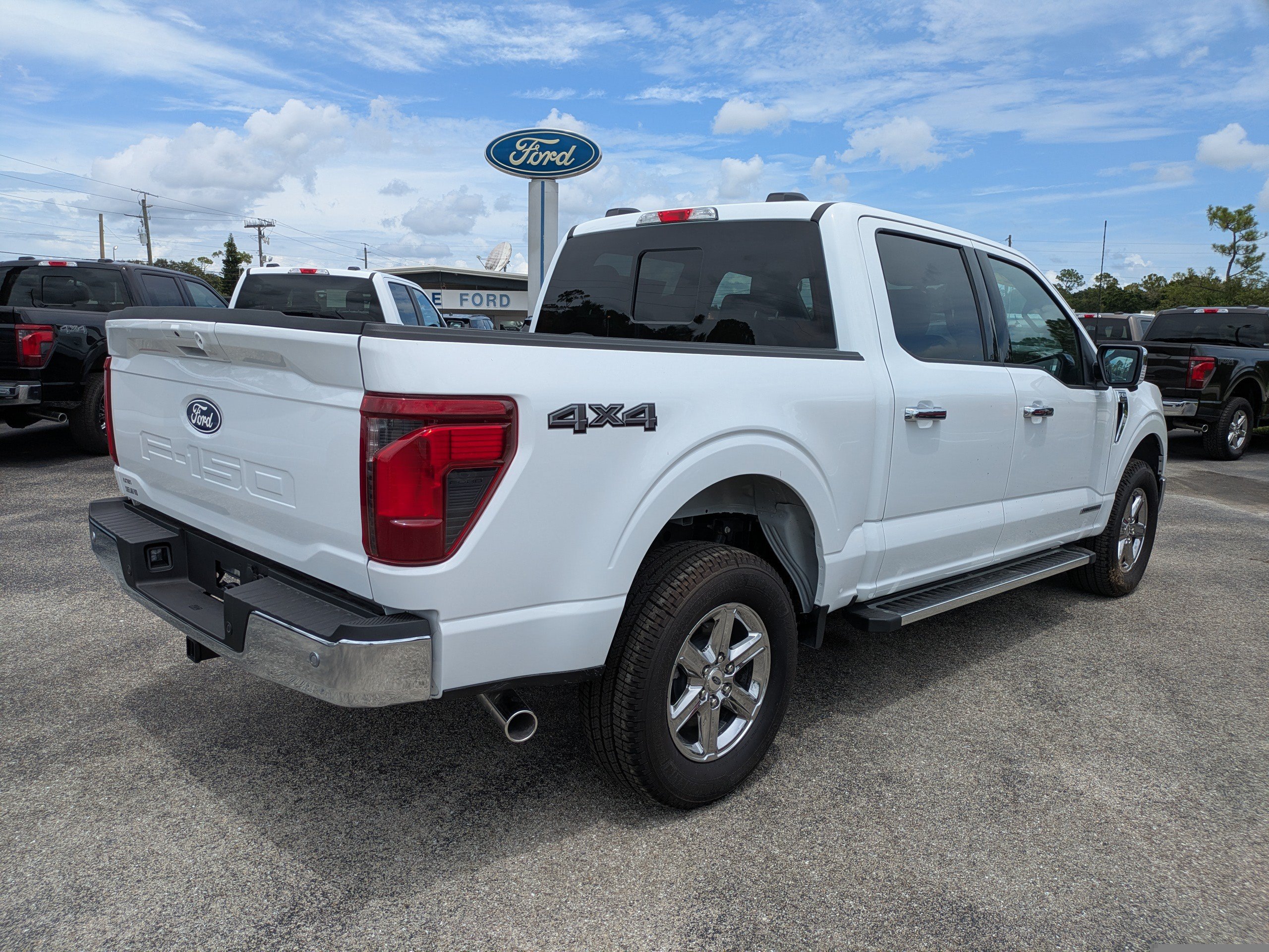 Used 2025 Ford F150 XLT w/ Equipment Group 302A MID AWD/4WD image 4