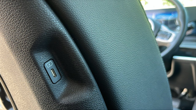 Used 2025 Kia Sportage SX AWD/4WD image 21