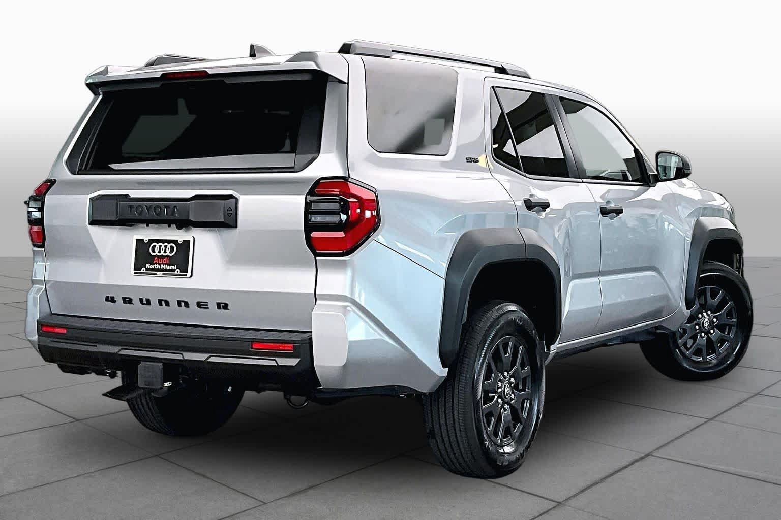 Used 2025 Toyota 4Runner SR5 RWD image 12