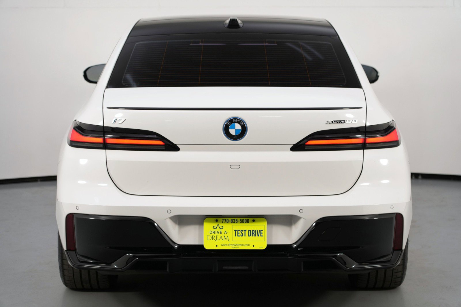 Used 2023 BMW i7 xDrive60 w/ Executive Package 2 image 64