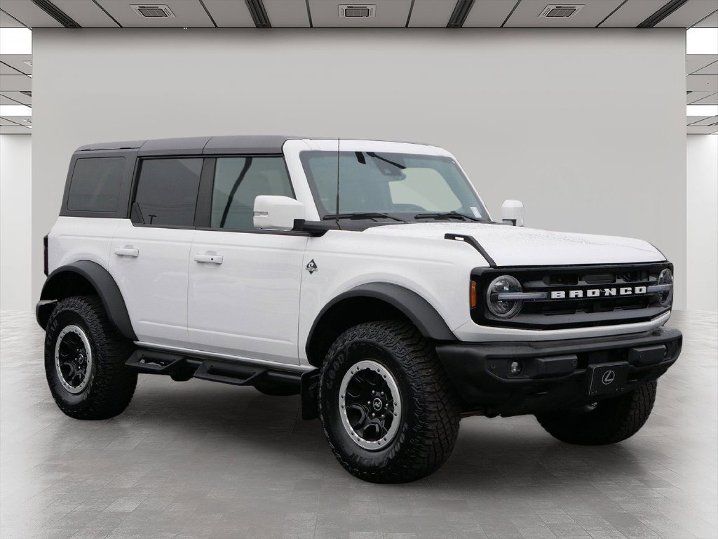 Used 2024 Ford Bronco Outer Banks w/ Sasquatch Package AWD/4WD image 1
