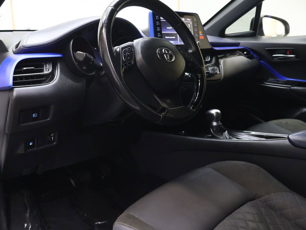 Used 2021 Toyota C-HR XLE FWD image 18