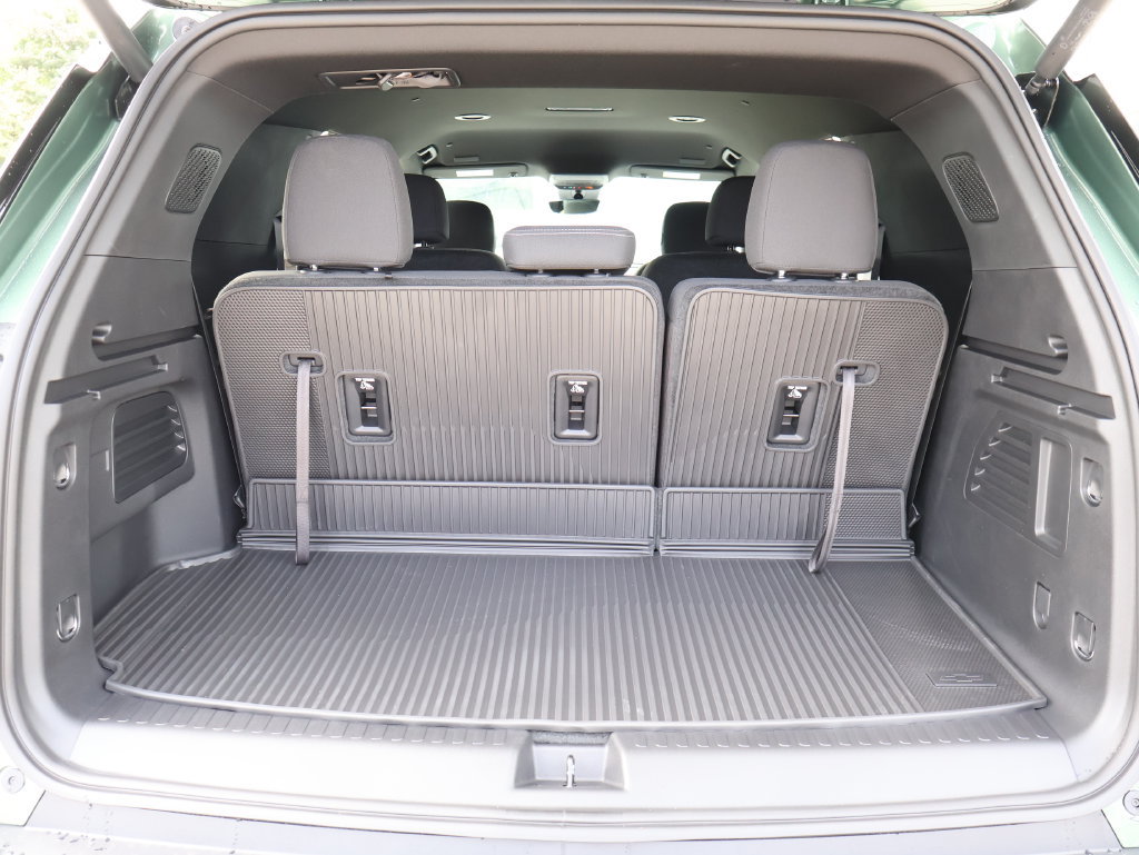 New 2027 Chevrolet Traverse LT w/ Driver Confidence Package FWD image 30