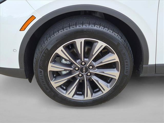 Used 2022 Lincoln Corsair Reserve w/ Equipment Group 201A FWD image 10