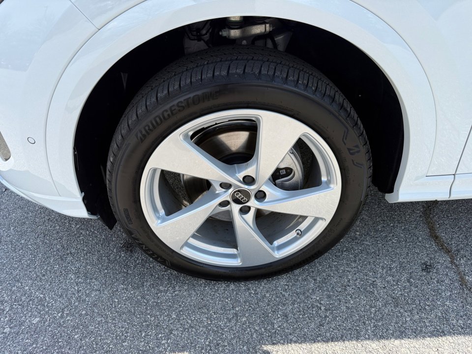 Certified 2025 Audi Q5 Premium Plus w/ Premium Plus image 27