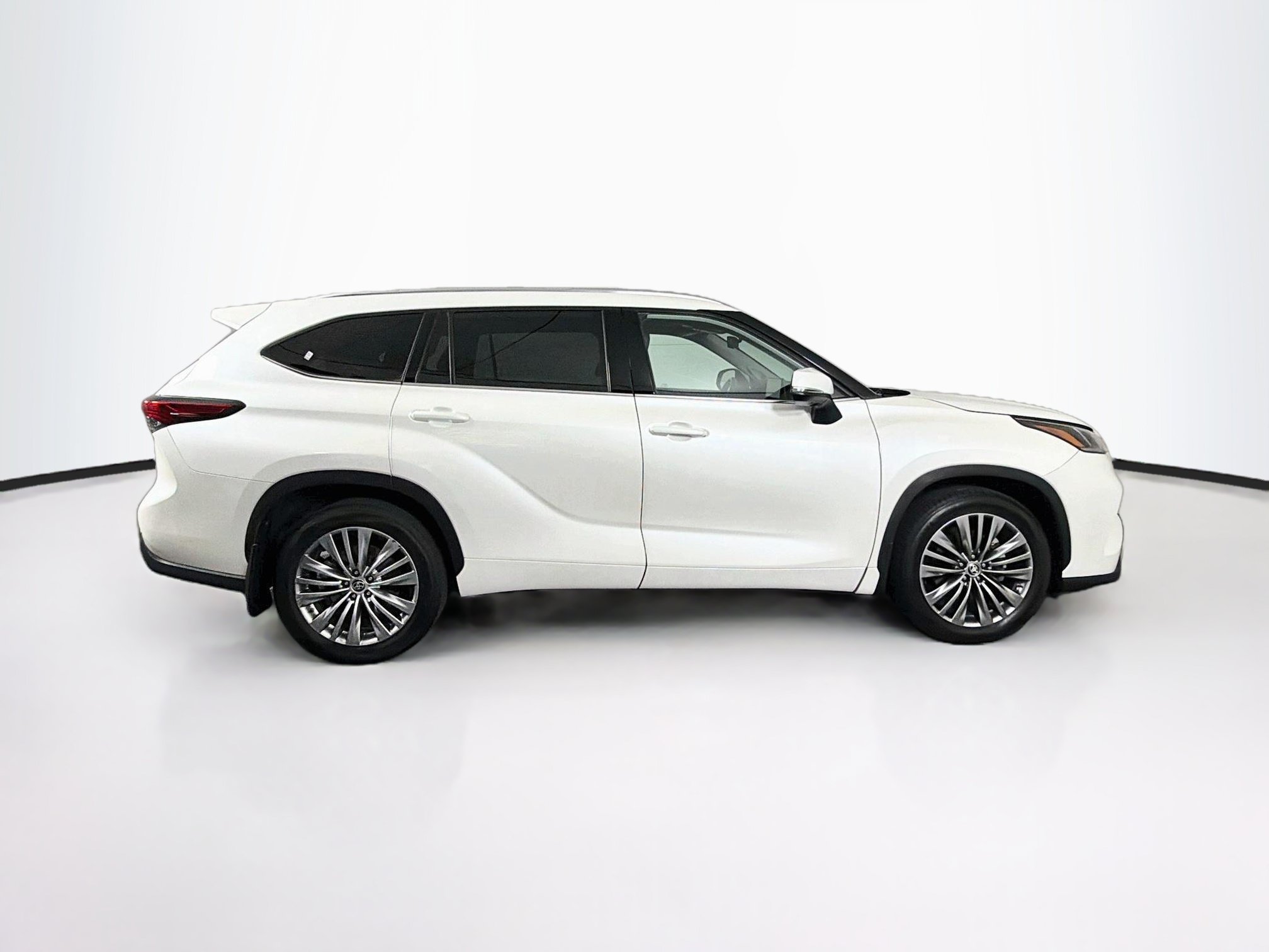 Used 2021 Toyota Highlander Platinum AWD/4WD image 10
