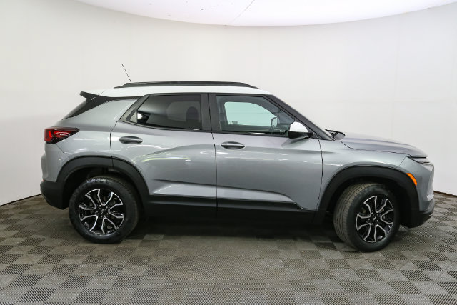 Used 2025 Chevrolet TrailBlazer ACTIV w/ Driver Confidence Package AWD/4WD image 13