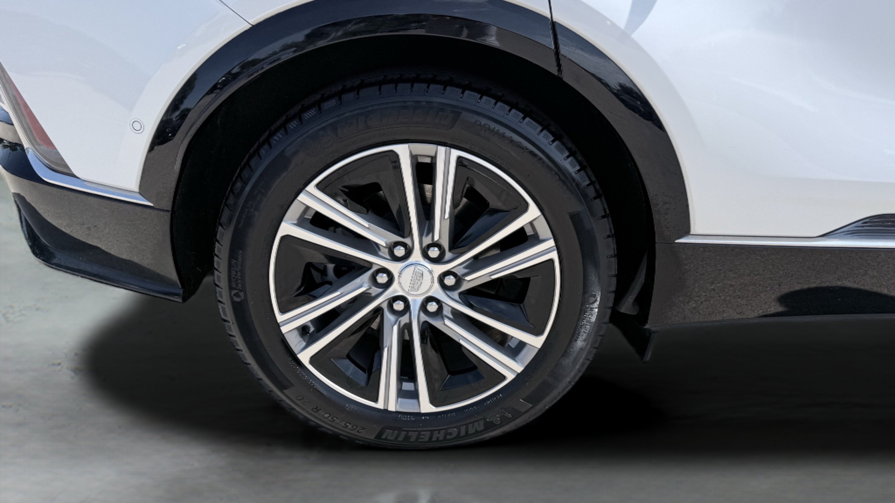 Used 2024 Cadillac Lyriq Luxury RWD image 14