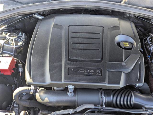 Used 2019 Jaguar F-PACE Premium image 23