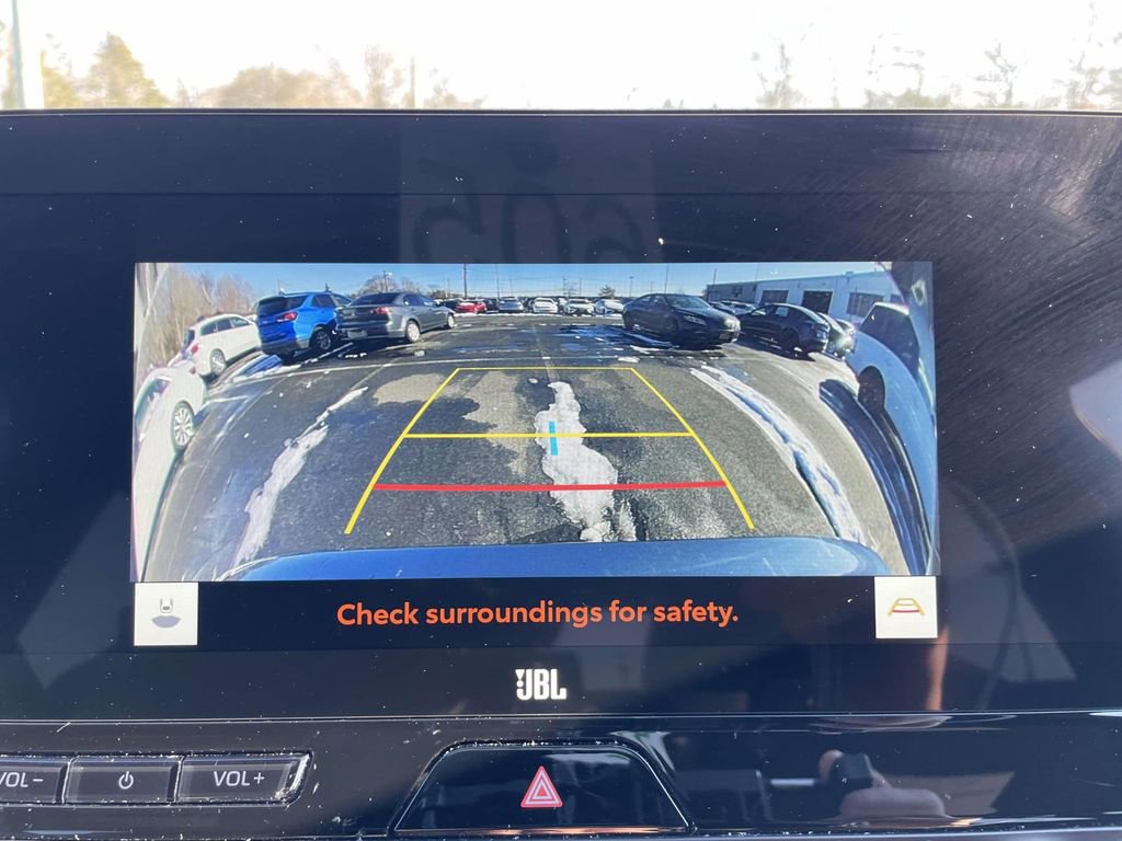 Used 2023 Toyota Venza XLE image 27