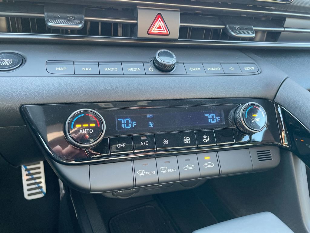 Used 2025 Hyundai Elantra SEL image 45