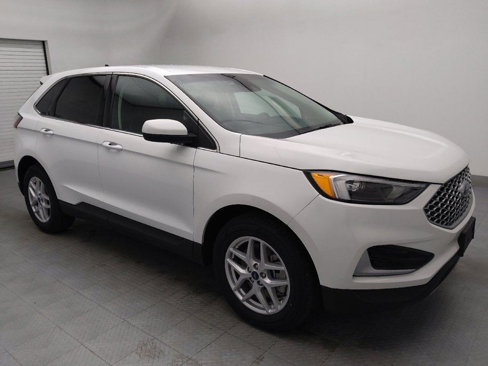 Used 2024 Ford Edge SEL image 11
