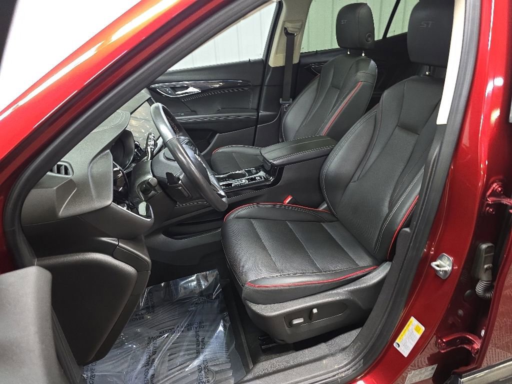 Used 2022 Buick Envision Essence w/ Sport Touring Package AWD/4WD image 30