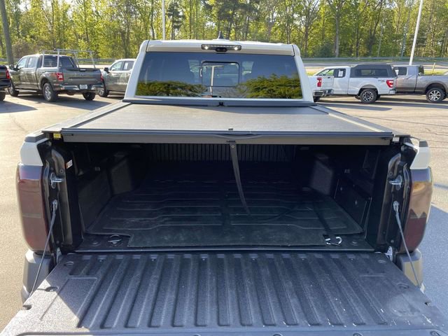 Used 2025 Toyota Tacoma Trailhunter AWD/4WD image 14