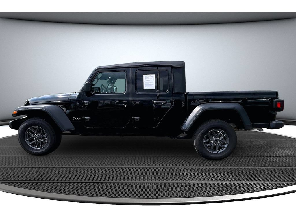 Used 2026 Jeep Gladiator Sport AWD/4WD image 17