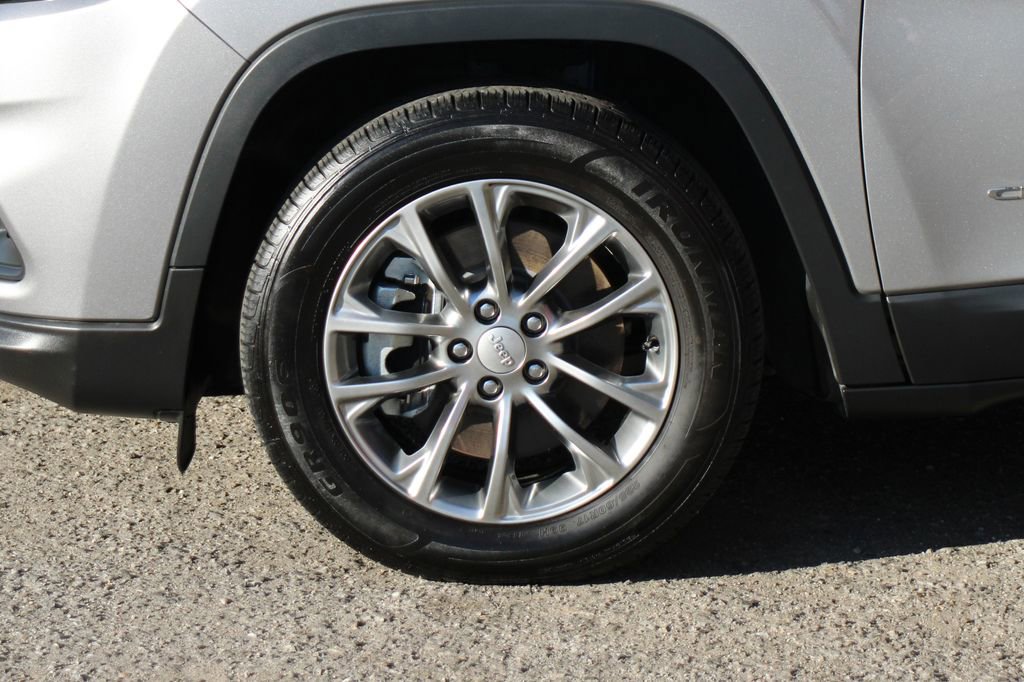 Used 2021 Jeep Cherokee Latitude Lux image 38