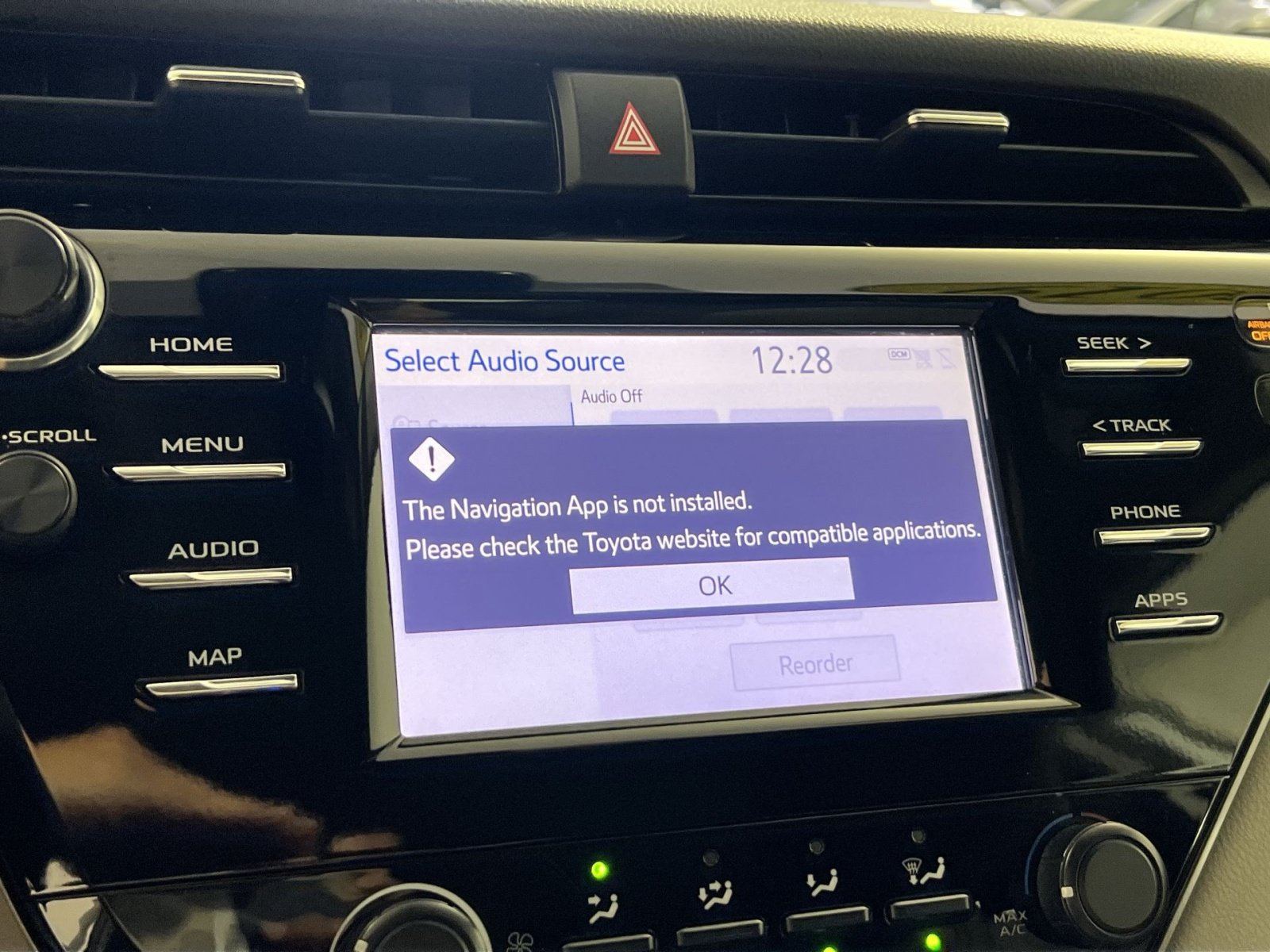 Used 2019 Toyota Camry LE FWD image 17