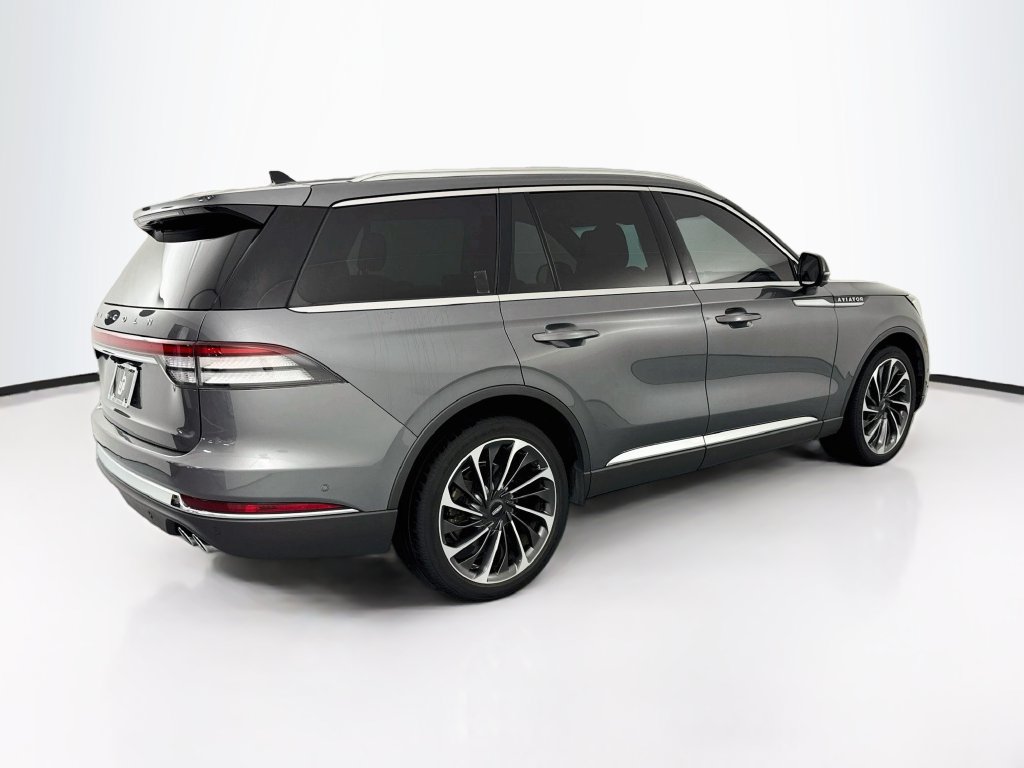 Used 2022 Lincoln Aviator Reserve w/ Equipment Group 201A RWD image 5