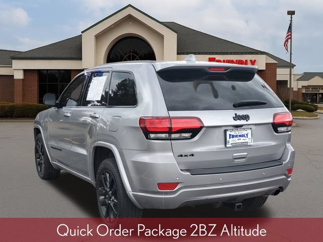Used 2019 Jeep Grand Cherokee Altitude AWD/4WD image 3